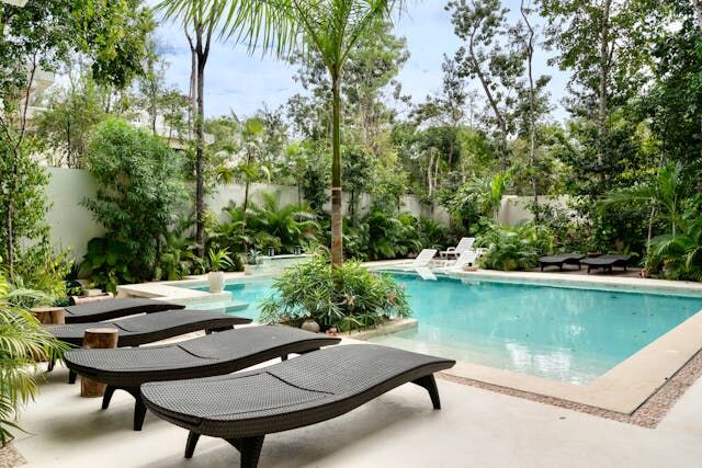 Booking a Vacation Rental vs. Staying in a Hotel: Which is Best for Your Beach Trip?